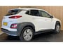Hyundai Kona Electric EV Fashion 64 kWh |FACELIFT|3-FASE|LEDER|ACC|STOELVERW.|HEAD-UP|CAMERA|CARPLAY|NAVI|NL-AUTO|NAP|INCL. BTW|1e EIG.|
