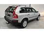Volvo XC90 2.5 T Momentum 7-ZITPLAATSEN/LEER/XENON