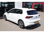 Volkswagen Golf 1.4 eHybrid Style Afneembare trekhaak, ErgoActive, LED plus + strip, verwarmbare voorstoelen, keyless, travel assist, spiegelpakket met geheugen, digital cockpit pro, pre-crash, ACC met Stop&Go, draadloos app connect, achteruitrijcamera, head-up display, lich&zicht, multimedia plus, comfort pakket,