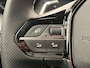 Peugeot 208 GT | Adaptieve cruise control met Stop&Go functie | Armsteunen op de voorportieren bekleed met kunstleder met groen sierstiksel (GT-Line) | Climate Control