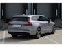 Volvo V60 T6 350PK Plug-in hybrid AWD Business Edition | Extra Getint Glas Achter | Park Assist voor en achter | Premium Audio by Harman Kardon | Adaptieve Cruise Control & Pilot Assist | Keyless Entry & Start | Verwarmbaar stuurwiel | Verwarmbare voorstoelen | Verwarmbare achterbank |