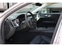 Volvo V60 T6 350PK Plug-in hybrid AWD Business Edition | Extra Getint Glas Achter | Park Assist voor en achter | Premium Audio by Harman Kardon | Adaptieve Cruise Control & Pilot Assist | Keyless Entry & Start | Verwarmbaar stuurwiel | Verwarmbare voorstoelen | Verwarmbare achterbank |