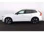 Volvo XC60 T8 Recharge AWD Plus Dark - LONG RANGE - Panorama/schuifdak - IntelliSafe Assist & Surround - 360º Camera - Harman/Kardon audio - Verwarmde voorstoelen, stuur & achterbank - Parkeersensoren voor & achter - Elektr. bedienb. voorstoelen met geheugen - Draadloze tel. lader - Extra getint glas - 20' LMV
