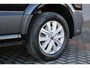 Volkswagen Crafter Bedrijfswagens Exclusive L3H3 140 pk 8-traps automaat Volkswagen Bedrijfswagens Crafter Exclusive L3H3 140 pk automaat trekhaak camera LM velgen Bijrijdersbank Navi
