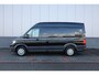 Volkswagen Crafter Bedrijfswagens Exclusive L3H3 140 pk 8-traps automaat Volkswagen Bedrijfswagens Crafter Exclusive L3H3 140 pk automaat trekhaak camera LM velgen Bijrijdersbank Navi