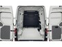 Volkswagen Crafter Highline L3H3 140pk BPM vrij | Airco | multifunctioneel stuurwiel | PDC voor en achter | Trekhaak voorbereiding | Adaptive Cruise Control
