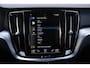 Volvo V60 B3 Momentum / Stoel/Stuurwiel verwarming | PDC V/A | Parkeercamera | Carplay |Navigatie / Electrische trekhaak /