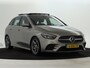 Mercedes-Benz B-klasse 180 Business Solution AMG | Panoramadak | Stoelverwarming | Apple CarPlay | Parkeerpakket met Camera | Inclusief 24 maanden Mercedes-Benz Certified garantie voor Europa.