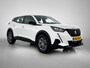 Peugeot 2008 SUV Active Pack 100pk | Navigatie | Climate Control | Cruise Control | Parkeersensoren | Stoelverwarming | Led koplampen | Bluetooth | DAB+ radio | Elektrisch inklapbare spiegels | Apple CarPlay / Android Auto | Regensensor | Automatisch dimlicht | 16” Lichtmetalen velgen |
