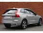 Volvo XC60 T6 Automaat AWD Plus Dark | Verwarmbare Voor- En Achterstoelen | 360 Graden Camera | Apple Carplay/Android Auto | Adaptieve Cruise Control | Panoramisch Schuif-/kanteldak | Draadloze Telefoonlader | Trekhaak Semi-Elektrisch | LED Koplampen | Elektrisch Verstelbare Stoelen | Keyless Entry | Lederen Bekleding | Stuurwielverwarming