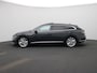 Volkswagen Arteon Shooting Brake 1.4 TSI eHybrid R-Line Business | 218 PK | Automaat | Trekhaak | Navigatie PRO (Groot Scherm) | Head-Up Display | Lederen Bekleding | Stoelverwarming & Stuurverwarming | Keyless | 360* Camera (Helicopter View) |