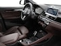 BMW X1 sDrive20i 192 PK AUT. + TREKHAAK | PANORAMA | SPORTSTOELEN LEDER | HEAD-UP | CAMERA | STOELVERWARMING