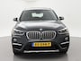 BMW X1 sDrive20i 192 PK AUT. + TREKHAAK | PANORAMA | SPORTSTOELEN LEDER | HEAD-UP | CAMERA | STOELVERWARMING
