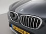 BMW X1 sDrive20i 192 PK AUT. + TREKHAAK | PANORAMA | SPORTSTOELEN LEDER | HEAD-UP | CAMERA | STOELVERWARMING