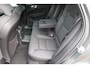 Volvo XC60 2.0 T6 Plug-in hybrid AWD 350PK Ultra Dark + Trehaak -NIEUW- 2025! Facelift