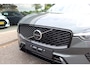 Volvo XC60 2.0 T6 Plug-in hybrid AWD 350PK Ultra Dark + Trehaak -NIEUW- 2025! Facelift