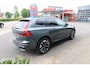 Volvo XC60 2.0 T6 Plug-in hybrid AWD 350PK Ultra Dark + Trehaak -NIEUW- 2025! Facelift