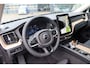 Volvo XC60 2.0 T6 Plug-in hybrid AWD 350PK Ultra Dark + Trehaak -NIEUW- 2025! Facelift