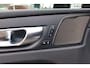 Volvo XC60 2.0 T6 Plug-in hybrid AWD 350PK Ultra Dark + Trehaak -NIEUW- 2025! Facelift