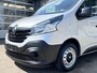 Renault Trafic 1.6 dCi T29 L2H2 Airco Navigatie Telefoonvoorbereiding Cruise controle 7-Persoons Omvormer Parkeerhulp achter Verlengde wielbasis 1e eigenaar Euro 6 Btw en Bpm vrij voor particulier gebruik !! Ex overheidsaut