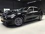 BMW 3-Serie Touring 330e Business Edition Plus I 293PK I Camera I Trekhaak I Ambiente I Full Led I Stoel & Stuurverw. I Half/Leder