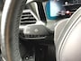 BMW 3-Serie Touring 330e Business Edition Plus I 293PK I Camera I Trekhaak I Ambiente I Full Led I Stoel & Stuurverw. I Half/Leder