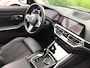 BMW 3-Serie Touring 330e Business Edition Plus I 293PK I Camera I Trekhaak I Ambiente I Full Led I Stoel & Stuurverw. I Half/Leder