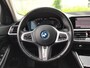 BMW 3-Serie Touring 330e Business Edition Plus I 293PK I Camera I Trekhaak I Ambiente I Full Led I Stoel & Stuurverw. I Half/Leder