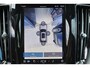 Volvo XC60 T6 Recharge AWD Plus Black Edition - LONG RANGE - Luchtvering - Panorama/schuifdak - IntelliSafe Assist & Surround - 360º Camera - Harman/Kardon audio - Adaptieve LED koplampen - Verwarmde voorstoelen, stuur & achterbank - Parkeersensoren voor & achter - Elektr. bedienb. voorstoelen met geheugen - Head up display - Draadloze tel. lader - 21' LMV