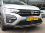 Dacia Jogger TCe 100 Bi-Fuel Extreme 5p. / DEALER ONDERHOUDEN / CAMERA / CRUISE / CLIMATE / KEYLESS / PDC A / PRIVACY GLASS / APPLE CARPLAY / ANDROID AUTO / DAB / 16'' LMV