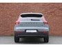 Volvo XC40 B4 Plus Black Edition | Panoramadak | 20 inch lichtmetalen velgen | Harman Kardon | Demo | Stoel- / stuurwielverwarming | 360 graden camera
