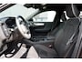 Volvo XC40 B4 Plus Black Edition Trekhaak | Verwarmbare voorstoelen en stuurwiel | Premium audio by Harman Kardon | Apple carplay/Android auto | Elektrische achterklep | 20 inch lichtmetalen velgen |