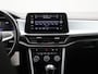 Volkswagen T-Roc 1.0 TSI Life 110 PK | Airco | Apple Carplay | Adaptieve Cruise Control | Lane Assist | Parkeersensoren voor- en achter |