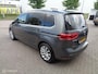 Volkswagen Touran 1.5 TSI Comfortline Business 7p/Airco/Pano/Stoelverw/Camera/Carplay/Navi/Trekhaak/Lm velgen/LED/1st eig