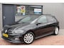 Volkswagen Polo 1.0 TSI 85kw 116pk Highline R-Line , Panoramadak, Led , PDC, Cruise, Carplay , Achteruitrijcamera , Sportstoelen , Actieve demping .DAB+, etc .