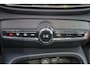 Volvo EC40 Performance Ultra 82 kWh - Panoramadak - IntelliSafe Assist & Surround - 360º Camera - Harman/Kardon audio - Verwarmde voorstoelen, stuur & achterbank - Parkeersensoren voor & achter - Elektr. bedienb. voorstoelen met geheugen links - Draadloze tel. lader - Warmtepomp - Extra getint glas - Elektr. inklapbare trekhaak - 19' LMV