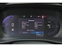 Volvo EC40 Performance Ultra 82 kWh - Panoramadak - IntelliSafe Assist & Surround - 360º Camera - Harman/Kardon audio - Verwarmde voorstoelen, stuur & achterbank - Parkeersensoren voor & achter - Elektr. bedienb. voorstoelen met geheugen links - Draadloze tel. lader - Warmtepomp - Extra getint glas - Elektr. inklapbare trekhaak - 19' LMV