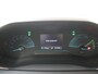 Peugeot e-2008 EV Active 50 kWh | 16 inch lichtmetalen velgen | Remote services | Parkeersensoren | Cruise control | Hill-hold functie |