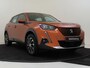 Peugeot e-2008 EV Active 50 kWh | 16 inch lichtmetalen velgen | Remote services | Parkeersensoren | Cruise control | Hill-hold functie |