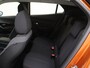 Peugeot e-2008 EV Active 50 kWh | 16 inch lichtmetalen velgen | Remote services | Parkeersensoren | Cruise control | Hill-hold functie |