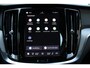 Volvo V60 B4 Automaat Essential Edition | 18 inch Lichtmetalen Velgen | Extra Getint Glas | Lederen Bekleding | Park Assist voor en achter | Climate Pack | Driver Assist | Cruise Control Adaptief Met Stop&Go En Stuurhulp | Apple Carplay/Android Auto |