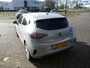 Renault Clio TCe 90 GPF evolution PACK WINTER/ PACK LOOK (16"LM VELGEN & PRIVACY GLAS)/ RESERVE WIEL/ 4 SEIZOENSBANDEN/ ETC.... DEALER ONDERHOUDEN! 1e EIGENAAR! GRIS RAFALE METALLIC!