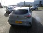 Renault Clio TCe 90 GPF evolution PACK WINTER/ PACK LOOK (16"LM VELGEN & PRIVACY GLAS)/ RESERVE WIEL/ 4 SEIZOENSBANDEN/ ETC.... DEALER ONDERHOUDEN! 1e EIGENAAR! GRIS RAFALE METALLIC!