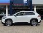 Toyota Corolla Cross 2.0 High Power Hybrid First Edition / Automaat / NL-Auto / Dealer-Onderhouden / 1e-Eigenaar / Stoelverwarming / Adaptieve Cruise-Control / Trekhaak / Keyless / Half-Leder / LED / DAB / Apple-Carplay & Android-Auto / Navi / Camera / Elektrische Achterklep / PDC / LMV 18'' / ENZ.