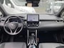 Toyota Corolla Cross 2.0 High Power Hybrid First Edition / Automaat / NL-Auto / Dealer-Onderhouden / 1e-Eigenaar / Stoelverwarming / Adaptieve Cruise-Control / Trekhaak / Keyless / Half-Leder / LED / DAB / Apple-Carplay & Android-Auto / Navi / Camera / Elektrische Achterklep / PDC / LMV 18'' / ENZ.