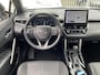 Toyota Corolla Cross 2.0 High Power Hybrid First Edition / Automaat / NL-Auto / Dealer-Onderhouden / 1e-Eigenaar / Stoelverwarming / Adaptieve Cruise-Control / Trekhaak / Keyless / Half-Leder / LED / DAB / Apple-Carplay & Android-Auto / Navi / Camera / Elektrische Achterklep / PDC / LMV 18'' / ENZ.
