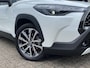 Toyota Corolla Cross 2.0 High Power Hybrid First Edition / Automaat / NL-Auto / Dealer-Onderhouden / 1e-Eigenaar / Stoelverwarming / Adaptieve Cruise-Control / Trekhaak / Keyless / Half-Leder / LED / DAB / Apple-Carplay & Android-Auto / Navi / Camera / Elektrische Achterklep / PDC / LMV 18'' / ENZ.