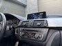 BMW 3-Serie Touring 325d M-pakket M-sport Automaat | Panoramadak | Stoelverwarming | Leer | Sportstoelen | Xenon verlichting | Cruise control | Harman Kardon audio | Parkeersensoren voor en achter | Achteruitrijcamera