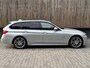 BMW 3-Serie Touring 325d M-pakket M-sport Automaat | Panoramadak | Stoelverwarming | Leer | Sportstoelen | Xenon verlichting | Cruise control | Harman Kardon audio | Parkeersensoren voor en achter | Achteruitrijcamera