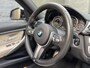 BMW 3-Serie Touring 325d M-pakket M-sport Automaat | Panoramadak | Stoelverwarming | Leer | Sportstoelen | Xenon verlichting | Cruise control | Harman Kardon audio | Parkeersensoren voor en achter | Achteruitrijcamera
